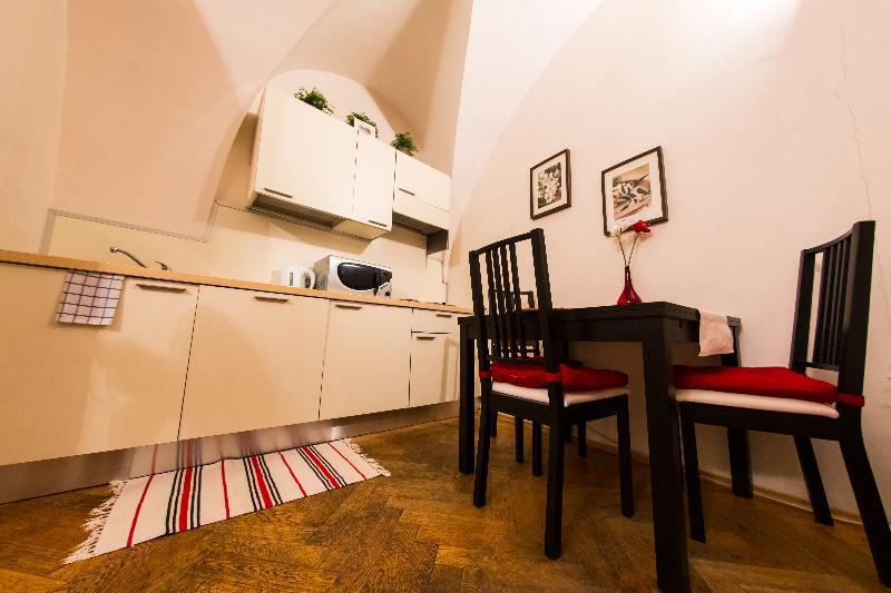 Golden Three Crowns Apartment Prag